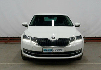 Подержанный автомобиль Skoda Octavia Liftback 2018 года (2 фото)