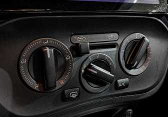 Подержанный автомобиль Nissan Juke 2014 года (21 фото)