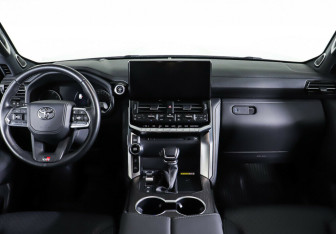 Подержанный автомобиль Toyota Land Cruiser Suv 2021 года (9 фото)