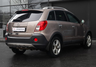Подержанный автомобиль Opel Antara 2014 года (5 фото)