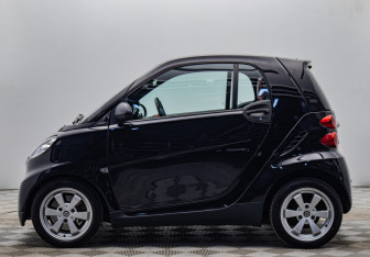 Подержанный автомобиль Smart Fortwo Hatchback 2011 года (2 фото)