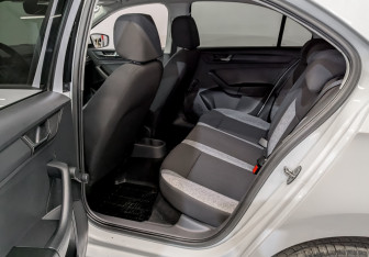 Подержанный автомобиль Skoda Rapid Liftback 2021 года (11 фото)