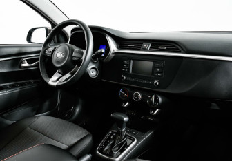 Подержанный автомобиль Kia Rio Sedan 2021 года (9 фото)
