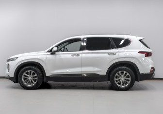 Подержанный автомобиль Hyundai Santa Fe 2019 года (8 фото)