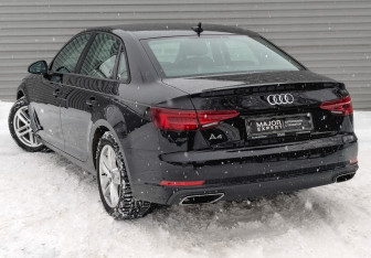 Подержанный автомобиль Audi A4 Sedan 2019 года (7 фото)