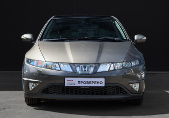 Подержанный автомобиль Honda Civic Hatchback 2007 года (2 фото)