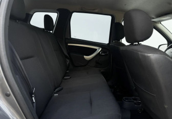 Подержанный автомобиль Nissan Terrano 2014 года (11 фото)