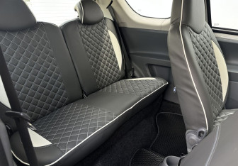 Подержанный автомобиль Toyota Aygo 2010 года (14 фото)