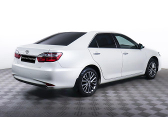 Подержанный автомобиль Toyota Camry Sedan 2016 года (5 фото)