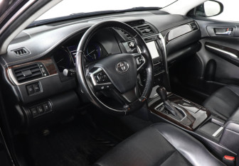 Подержанный автомобиль Toyota Camry Sedan 2015 года (9 фото)
