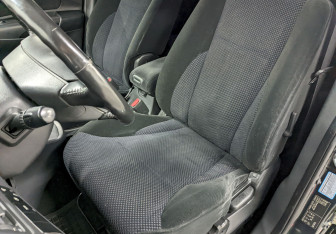 Подержанный автомобиль Hyundai Tucson 2007 года (14 фото)