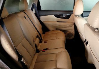 Подержанный автомобиль Nissan X-Trail 2021 года (10 фото)