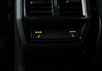 Подержанный автомобиль Skoda Karoq 2021 года (8 фото)