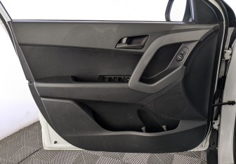 Подержанный автомобиль Hyundai Creta 2017 года (19 фото)