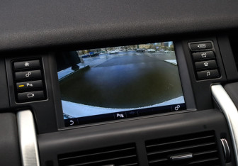 Подержанный автомобиль Land Rover Discovery Sport 2017 года (19 фото)