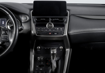 Подержанный автомобиль Lexus NX 2019 года (13 фото)