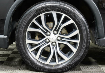 Подержанный автомобиль Mitsubishi Outlander 2015 года (7 фото)