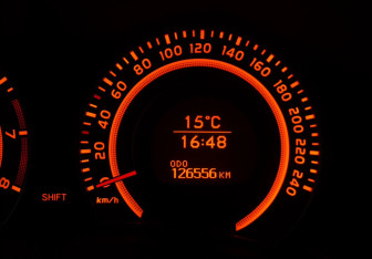 Подержанный автомобиль Toyota Auris Hatchback 2007 года (15 фото)