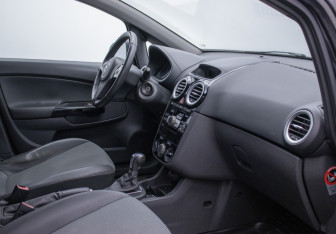 Подержанный автомобиль Opel Corsa 2008 года (9 фото)