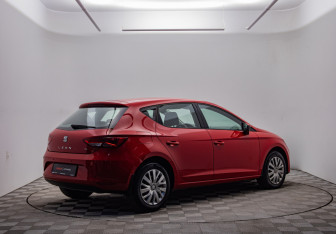 Подержанный автомобиль SEAT Leon Hatchback 2013 года (5 фото)