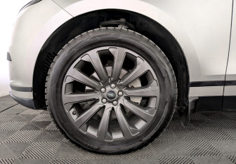 Подержанный автомобиль Land Rover Range Rover Velar 2018 года (18 фото)