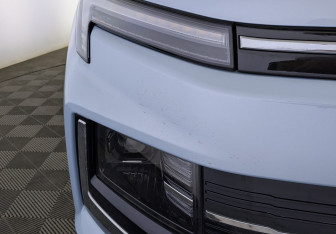 Подержанный автомобиль Москвич 3е 2023 года (11 фото)