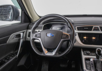 Подержанный автомобиль Geely Atlas 2021 года (15 фото)