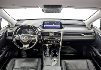 Подержанный автомобиль Lexus RX 2018 года (14 фото)