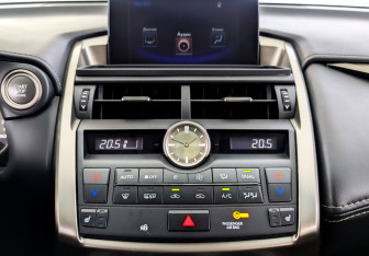 Подержанный автомобиль Lexus NX 2016 года (15 фото)