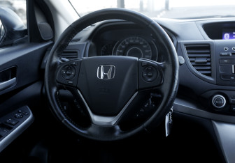 Подержанный автомобиль Honda CR-V 2014 года (17 фото)