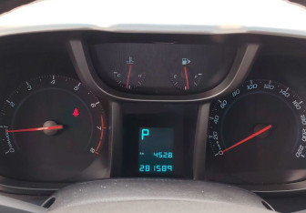 Подержанный автомобиль Chevrolet Orlando 2011 года (13 фото)