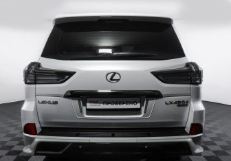 Подержанный автомобиль Lexus LX 2018 года (6 фото)