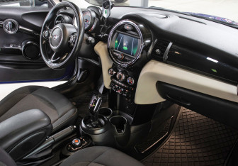 Подержанный автомобиль MINI Hatch 2018 года (11 фото)