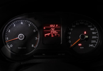 Подержанный автомобиль Volkswagen Polo Sedan 2012 года (10 фото)