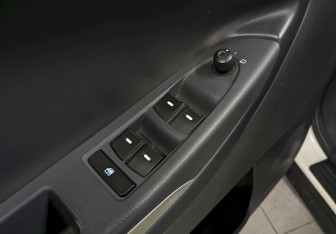 Подержанный автомобиль Geely Emgrand X7 2015 года (12 фото)