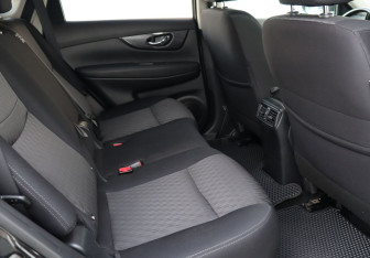 Подержанный автомобиль Nissan X-Trail 2019 года (23 фото)