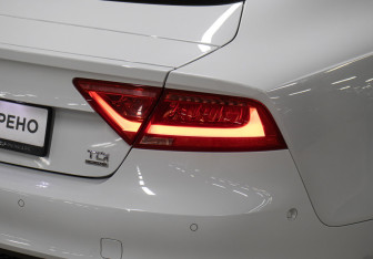 Подержанный автомобиль Audi A7 2014 года (26 фото)