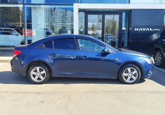 Подержанный автомобиль Chevrolet Cruze Sedan 2011 года (4 фото)