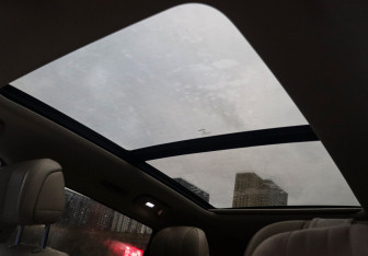 Подержанный автомобиль AITO M7 2023 года (13 фото)