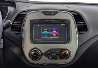 Подержанный автомобиль Renault Kaptur 2016 года (17 фото)