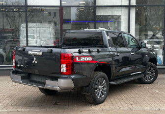 Новый Mitsubishi L200 2024 (8 фото)