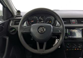 Подержанный автомобиль Skoda Rapid Liftback 2019 года (21 фото)