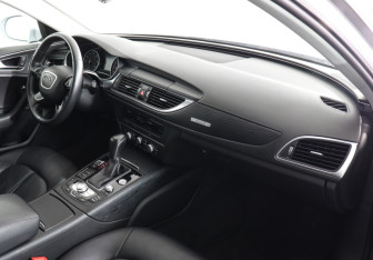 Подержанный автомобиль Audi A6 Sedan 2018 года (10 фото)