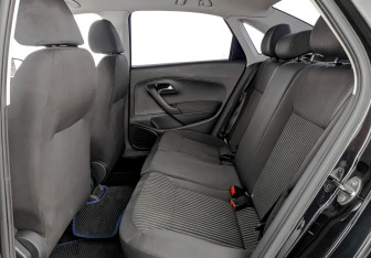 Подержанный автомобиль Volkswagen Polo Sedan 2012 года (18 фото)