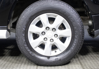 Подержанный автомобиль Mitsubishi Pajero 2013 года (20 фото)