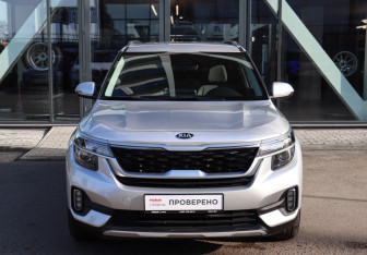 Подержанный автомобиль Kia Seltos 2021 года (2 фото)