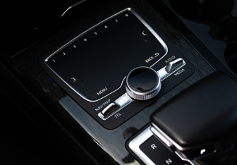 Подержанный автомобиль Audi Q7 2018 года (21 фото)