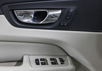 Подержанный автомобиль Volvo XC60 2018 года (22 фото)
