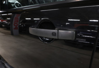 Подержанный автомобиль Land Rover Discovery 2009 года (23 фото)