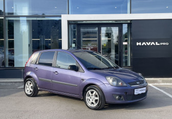 Подержанный автомобиль Ford Fiesta Hatchback 2008 года (3 фото)